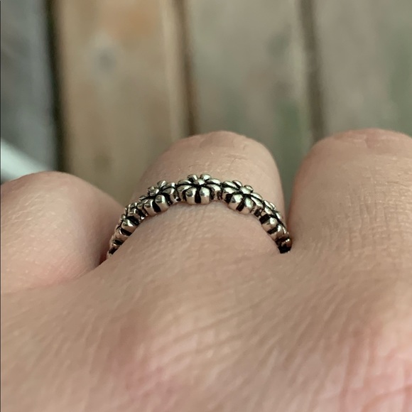 STERLING SILVER DAISY RING - Picture 5 of 6